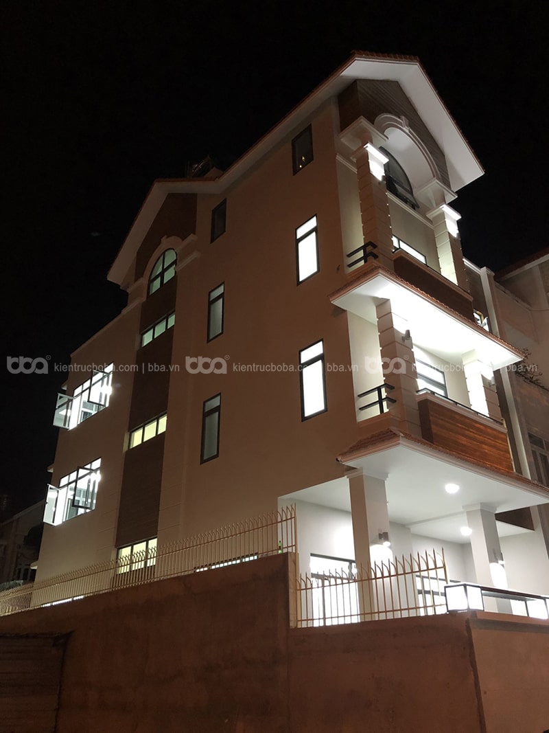 Mẫu thiết kế nhà phố có tầng hầm chìm