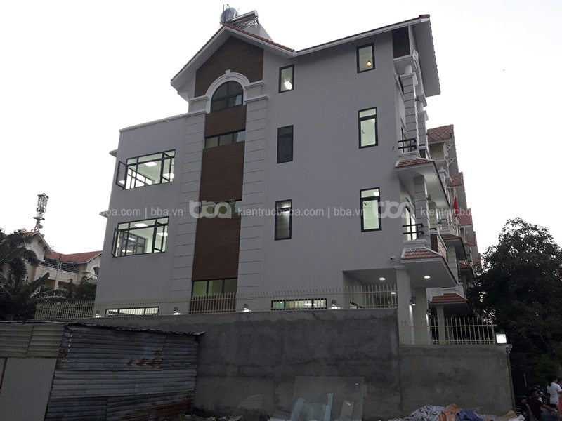 Mẫu thiết kế nhà phố có tầng hầm chìm